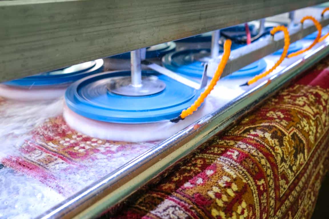 чистка ковра в цехе